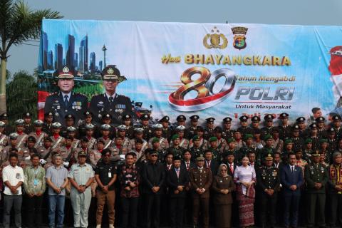 PLh Bawaslu Mesuji Menghadiri upacara Hut Bayangkara ke 80