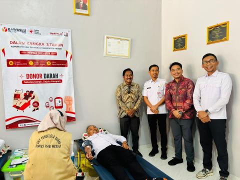 Setetes Demokrasi Sejuta Denyut Kehidupan