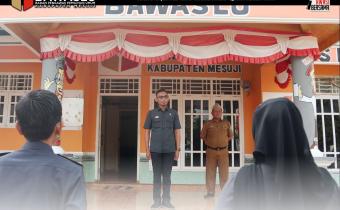Apel Rutin Sekretariat Bawaslu Mesuji Tekankan Evaluasi dan Solusi