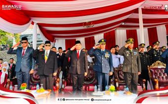 “Momentum kemerdekaan ini menjadi pengingat bagi kita untuk terus menjaga persatuan, meningkatkan pengabdian, serta memperkuat sinergi antarlembaga demi memberikan kontribusi terbaik bagi masyarakat dan kemajuan bangsa,” ujar Robby.
